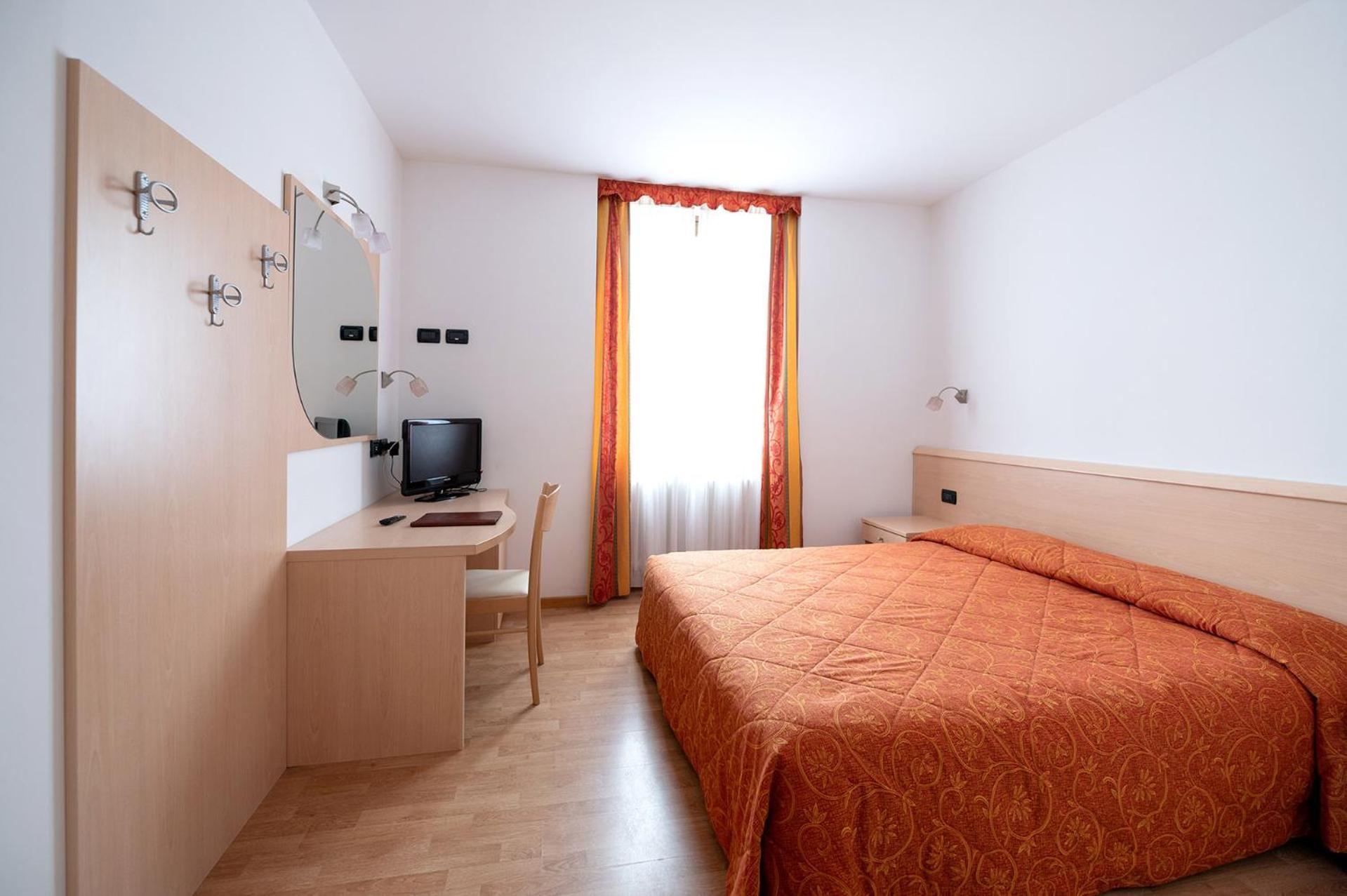 Hotel Posta Comano Terme Zewnętrze zdjęcie