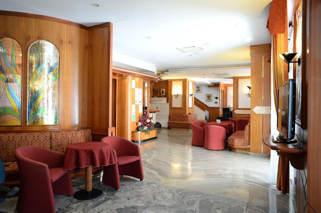 Hotel Posta Comano Terme Zewnętrze zdjęcie