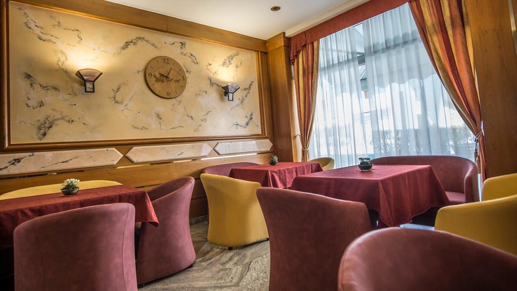 Hotel Posta Comano Terme Zewnętrze zdjęcie